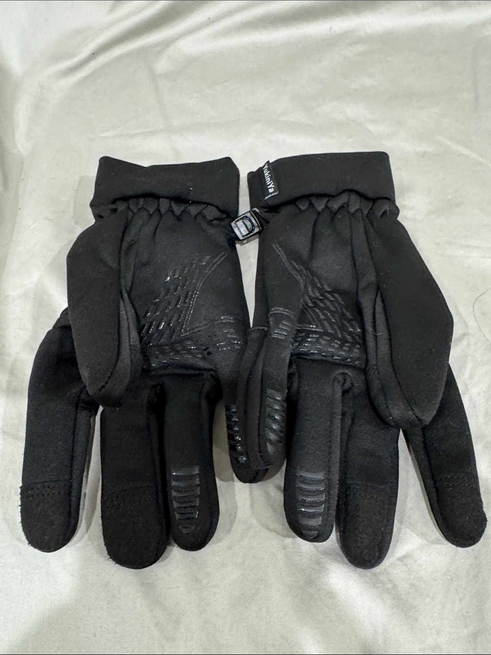 Unbranded Black Touchscreen Winter Gloves for Youth - Picture 3 of 6